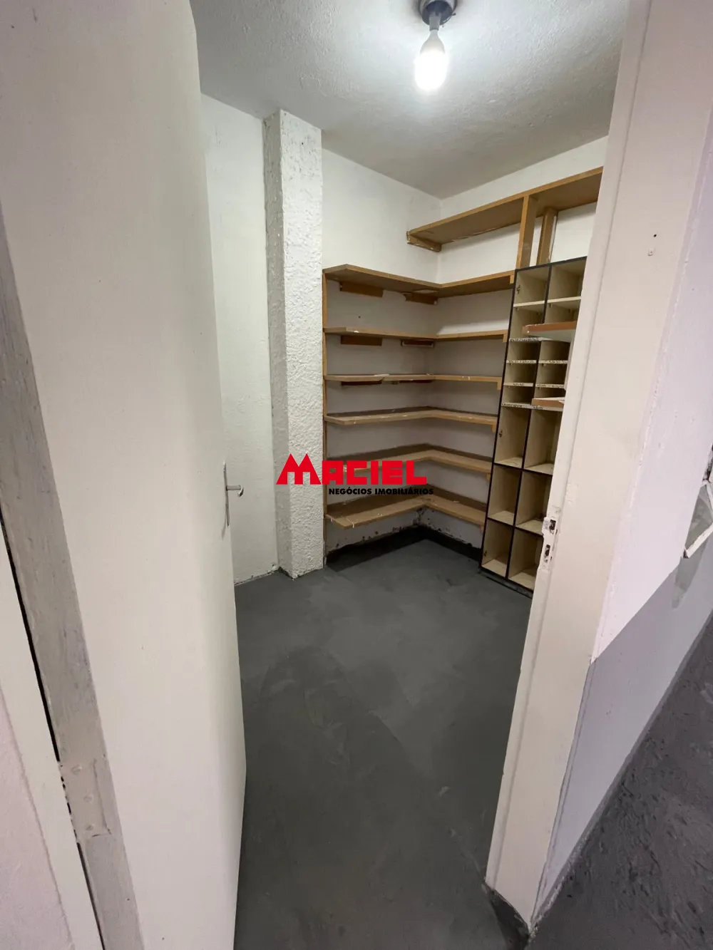 Alugar Comercial / Galp&atilde;o em S&atilde;o Jos&eacute; dos Campos R$ 5.500,00 - Foto 4