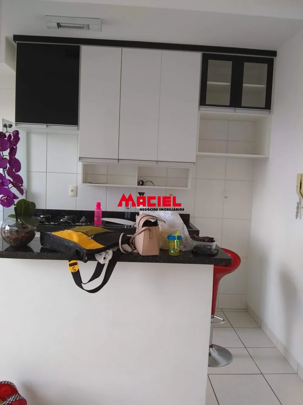 Alugar Apartamento / Padr&atilde;o em S&atilde;o Jos&eacute; dos Campos R$ 1.300,00 - Foto 2