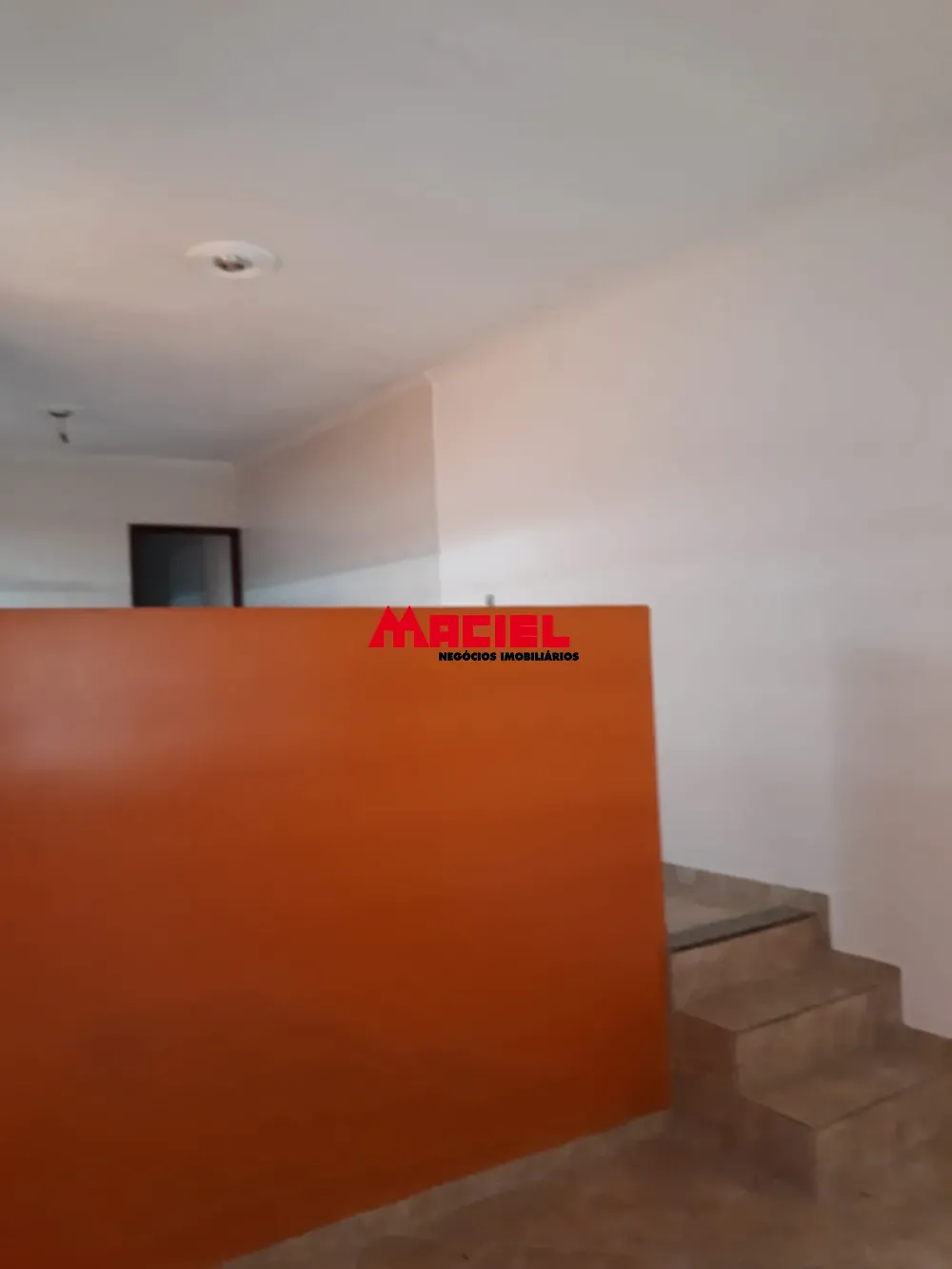 Alugar Casa / Padr&atilde;o em S&atilde;o Jos&eacute; dos Campos R$ 1.700,00 - Foto 1