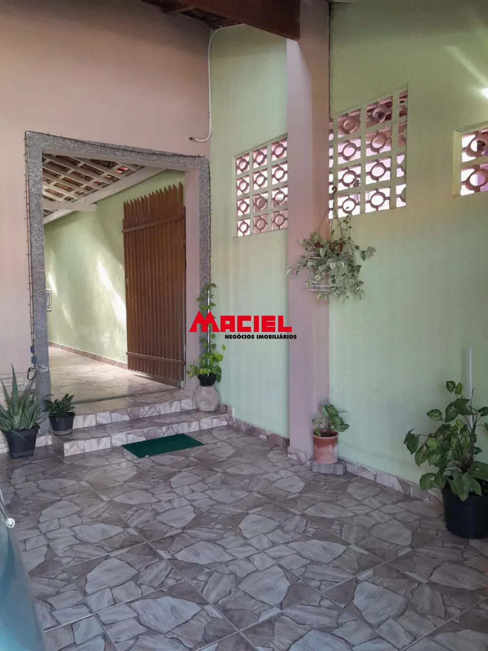 Comprar Casa / Padr&atilde;o em S&atilde;o Jos&eacute; dos Campos R$ 290.000,00 - Foto 2