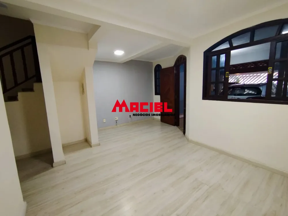 Alugar Casa / Sobrado em S&atilde;o Jos&eacute; dos Campos R$ 1.800,00 - Foto 1