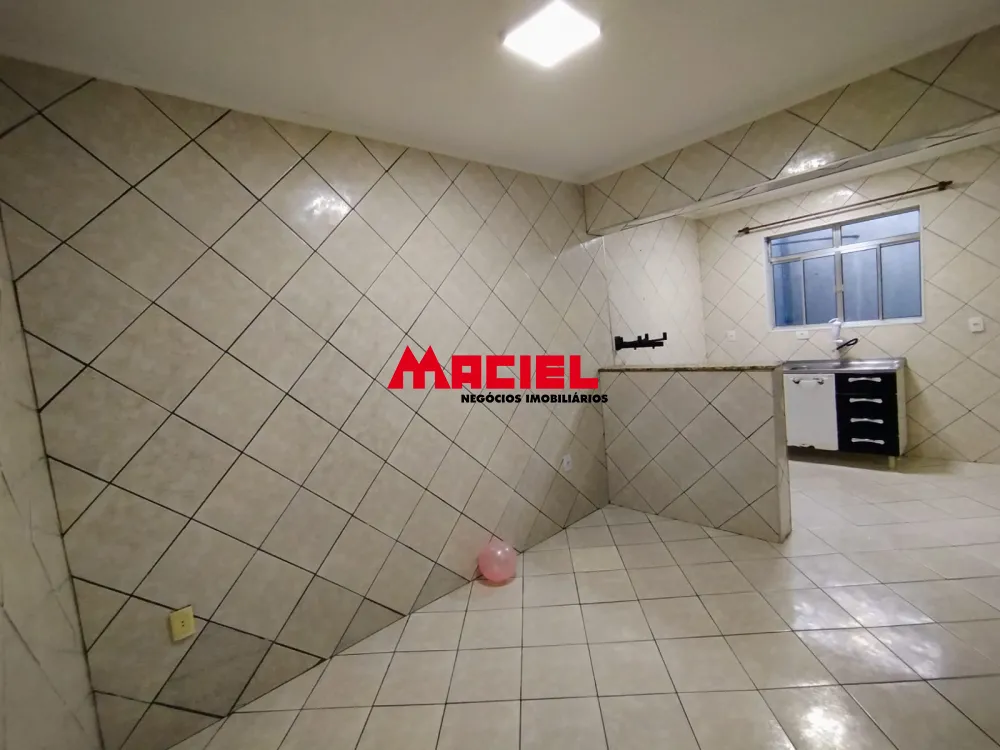 Alugar Casa / Sobrado em S&atilde;o Jos&eacute; dos Campos R$ 1.800,00 - Foto 8