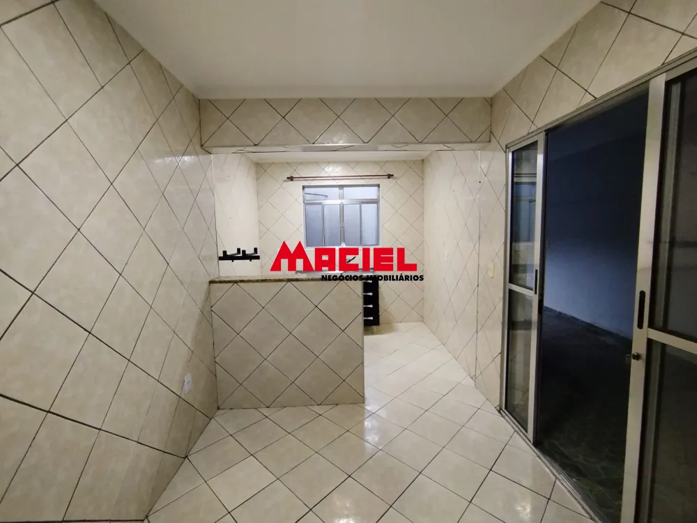 Alugar Casa / Sobrado em S&atilde;o Jos&eacute; dos Campos R$ 1.800,00 - Foto 9