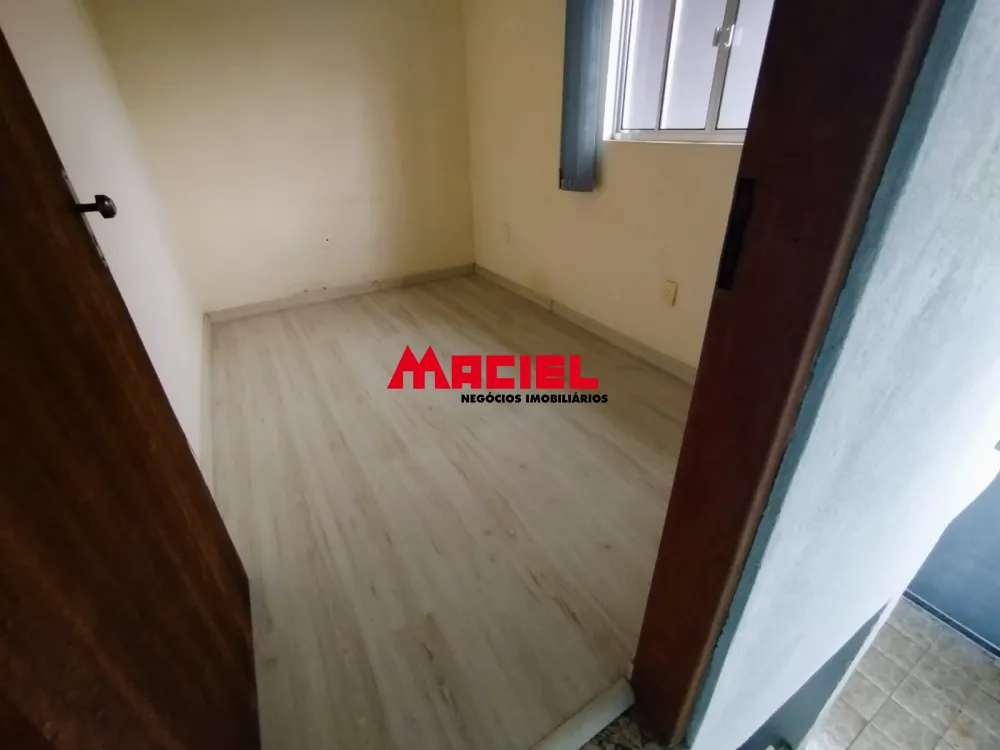 Alugar Casa / Sobrado em S&atilde;o Jos&eacute; dos Campos R$ 1.800,00 - Foto 17