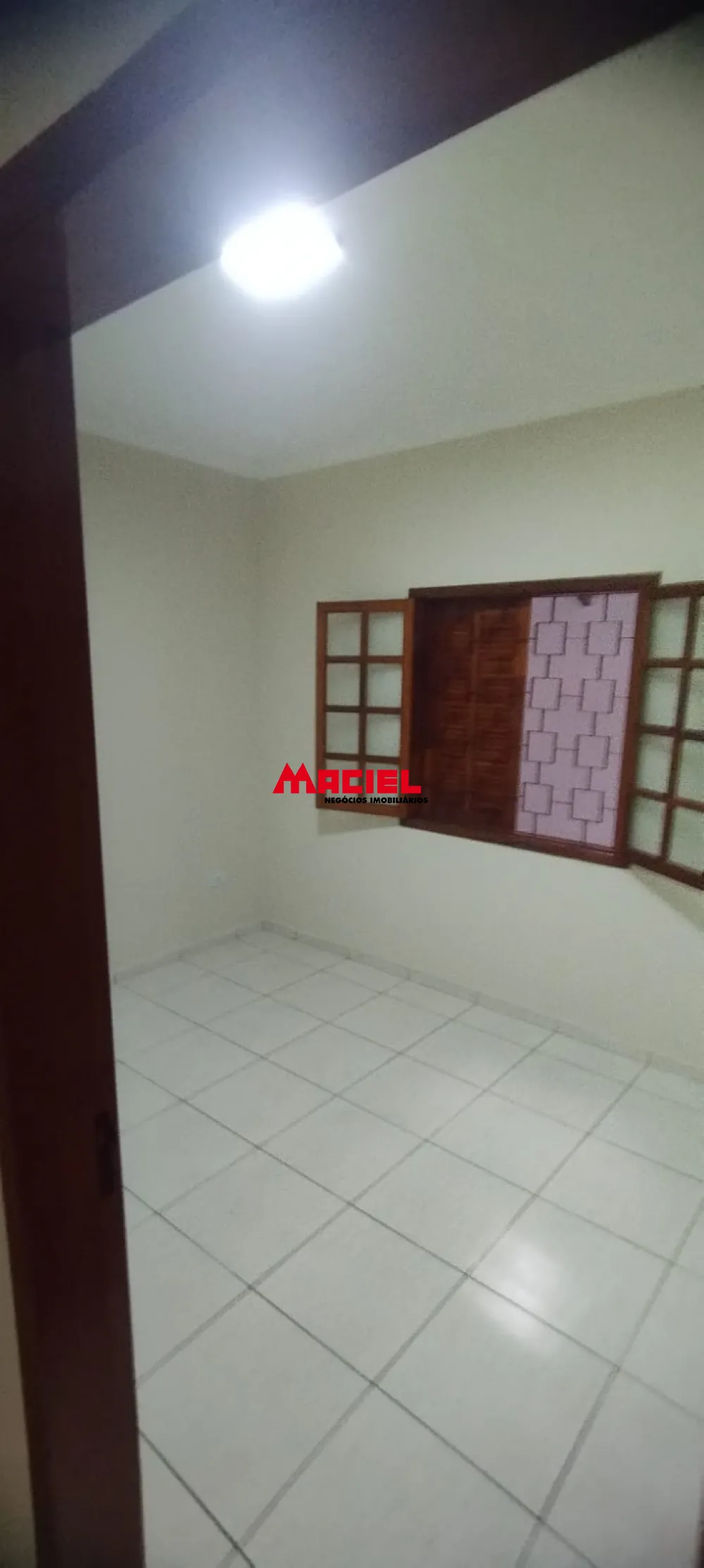 Comprar Casa / Padr&atilde;o em S&atilde;o Jos&eacute; dos Campos R$ 370.000,00 - Foto 3