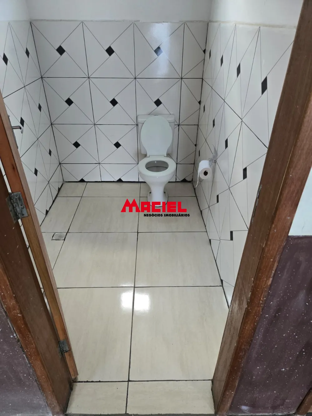 Alugar Comercial / Galp&atilde;o em S&atilde;o Jos&eacute; dos Campos R$ 3.000,00 - Foto 11
