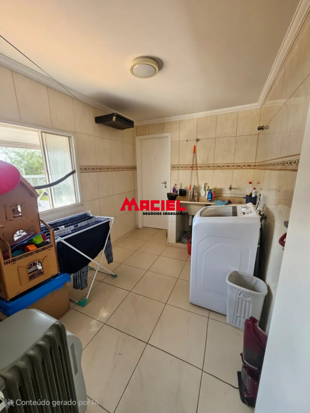 Alugar Casa / Sobrado em S&atilde;o Jos&eacute; dos Campos R$ 3.500,00 - Foto 16