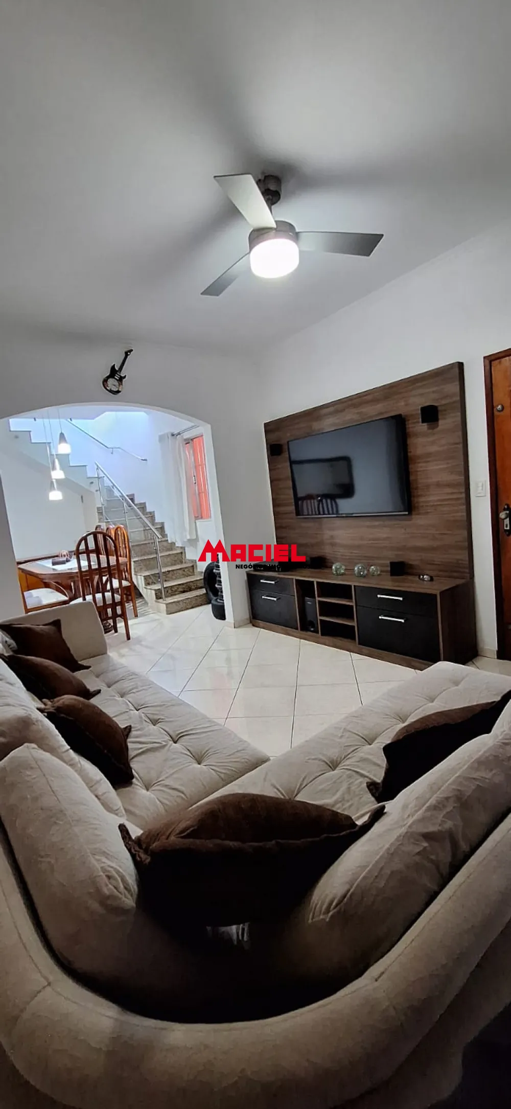 Alugar Casa / Sobrado em S&atilde;o Jos&eacute; dos Campos R$ 3.000,00 - Foto 1