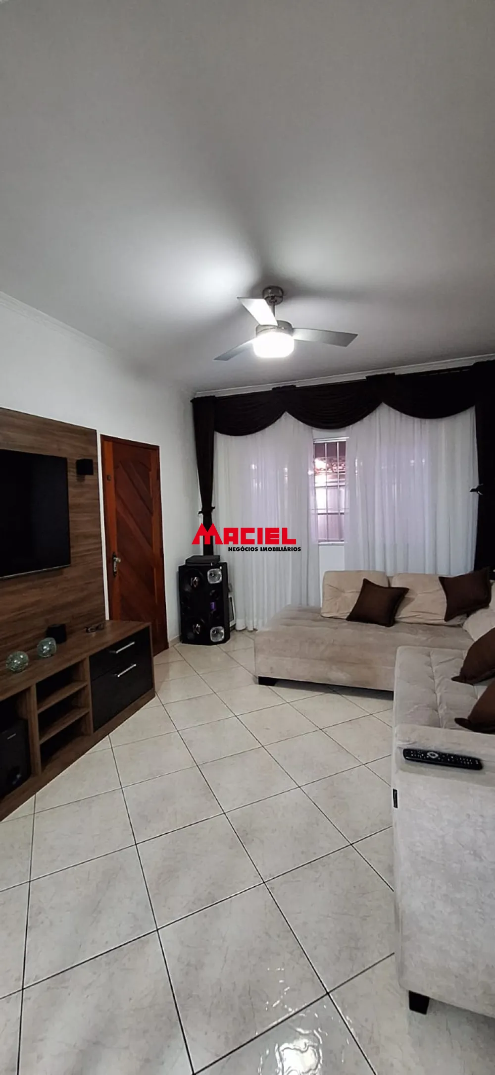Alugar Casa / Sobrado em S&atilde;o Jos&eacute; dos Campos R$ 3.000,00 - Foto 2