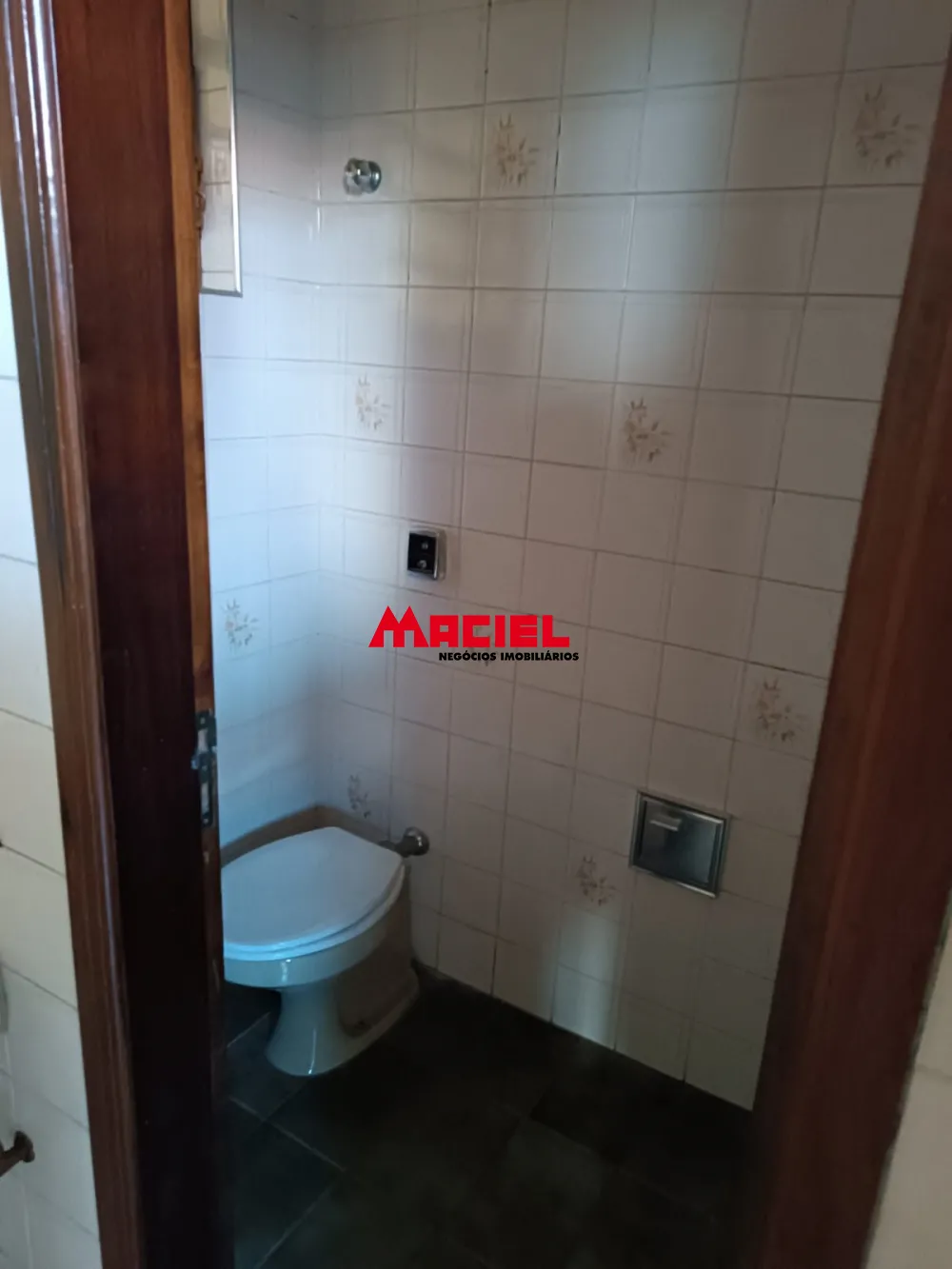 Comprar Casa / Sobrado em S&atilde;o Jos&eacute; dos Campos R$ 1.100.000,00 - Foto 3