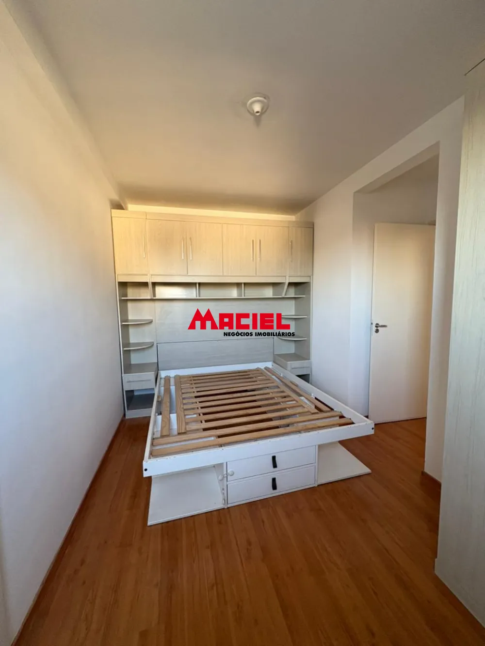 Alugar Apartamento / Padr&atilde;o em S&atilde;o Jos&eacute; dos Campos R$ 2.000,00 - Foto 9