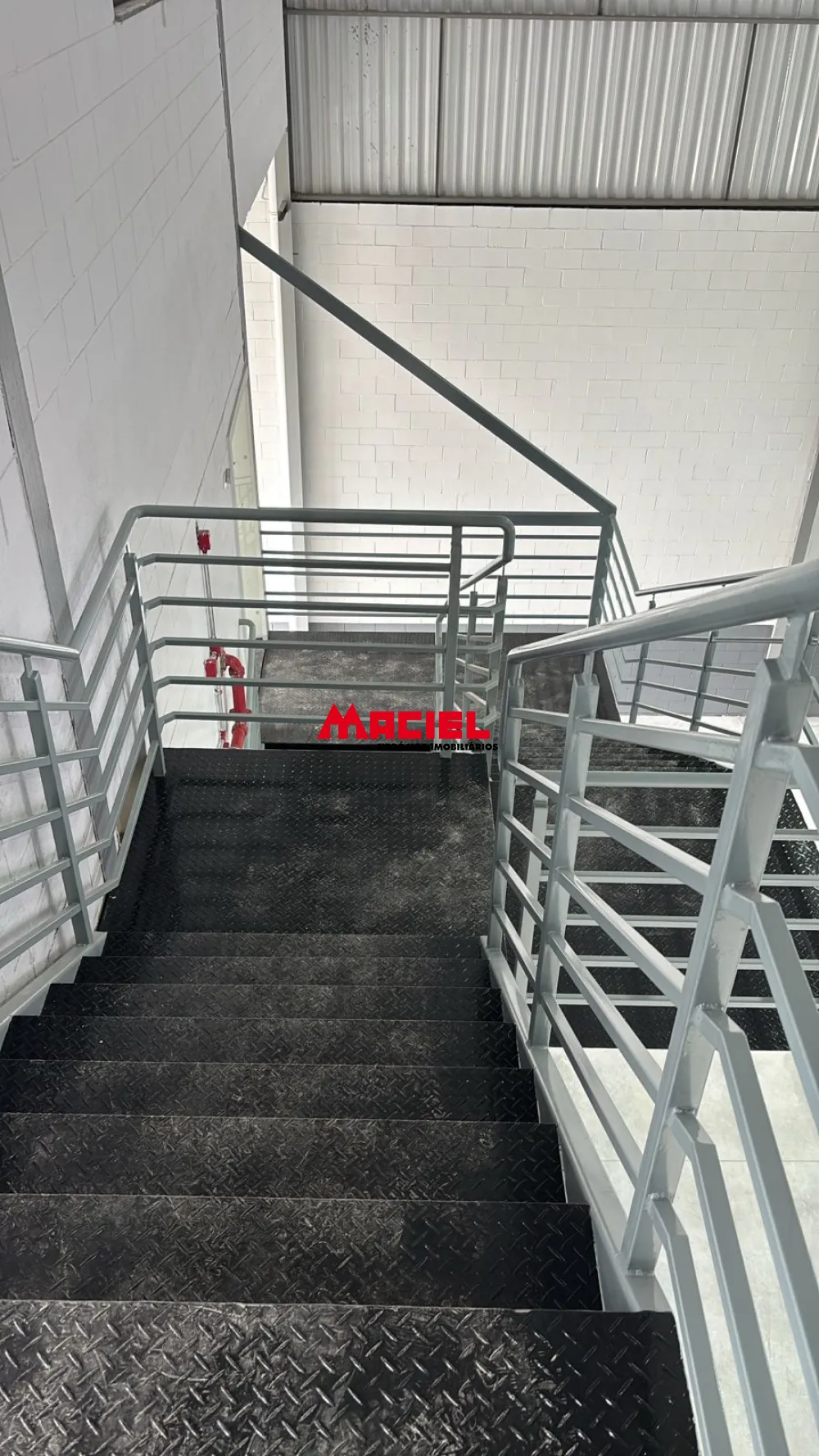 Alugar Comercial / Galp&atilde;o em S&atilde;o Jos&eacute; dos Campos R$ 40.000,00 - Foto 4