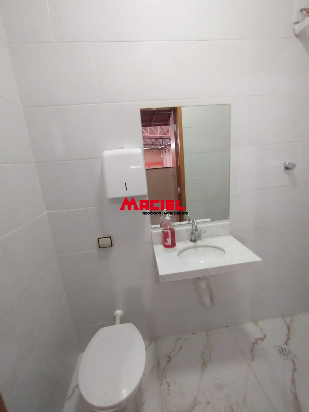 Alugar Comercial / Galp&atilde;o em S&atilde;o Jos&eacute; dos Campos R$ 8.000,00 - Foto 12