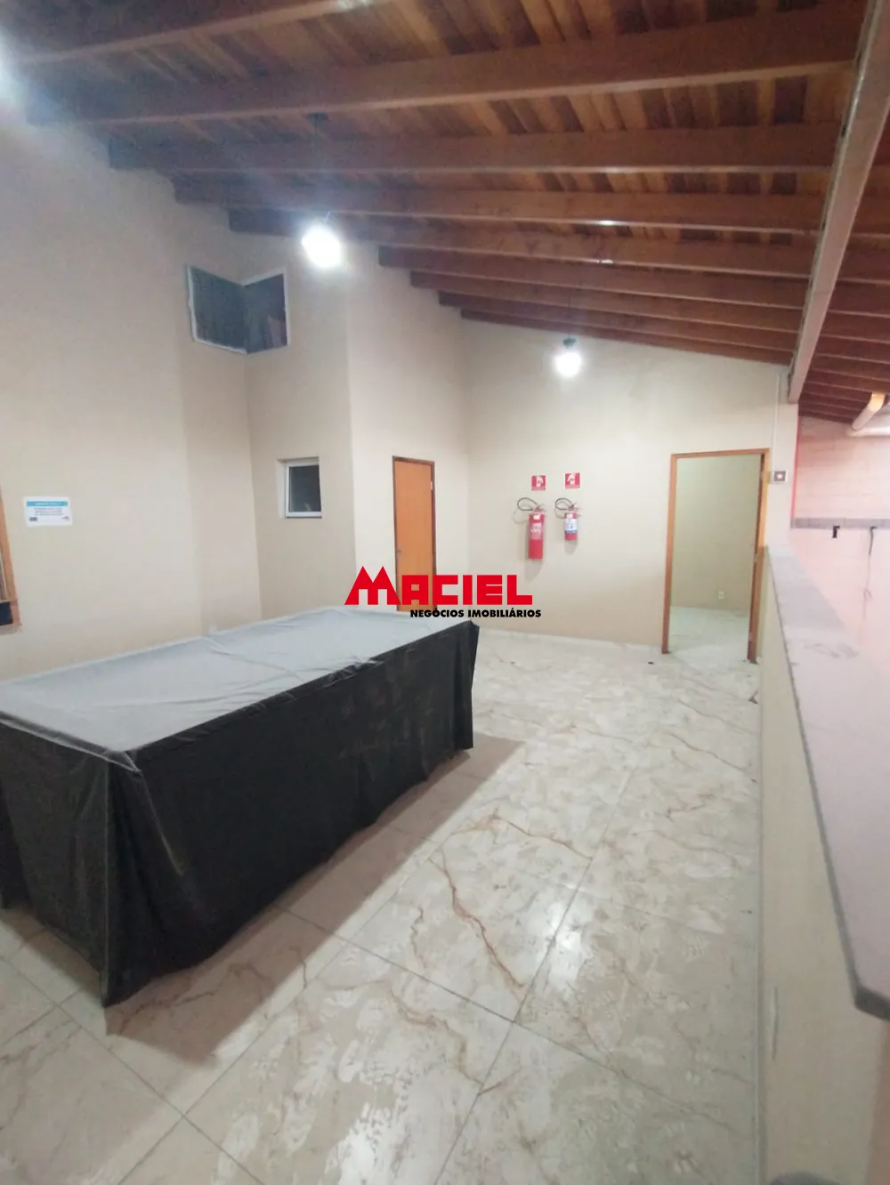 Alugar Comercial / Galp&atilde;o em S&atilde;o Jos&eacute; dos Campos R$ 8.000,00 - Foto 17