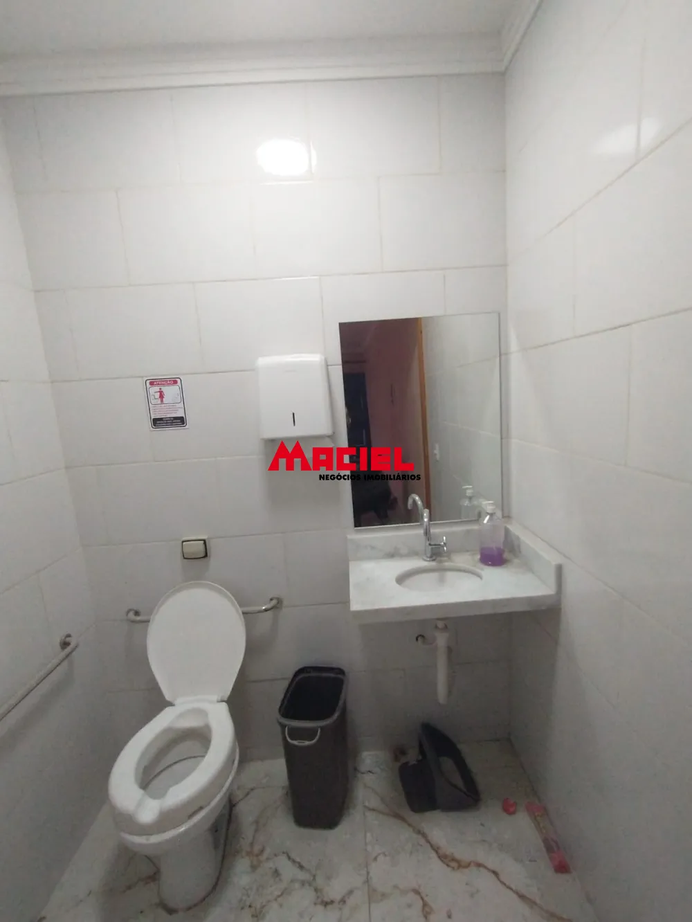 Alugar Comercial / Galp&atilde;o em S&atilde;o Jos&eacute; dos Campos R$ 8.000,00 - Foto 20