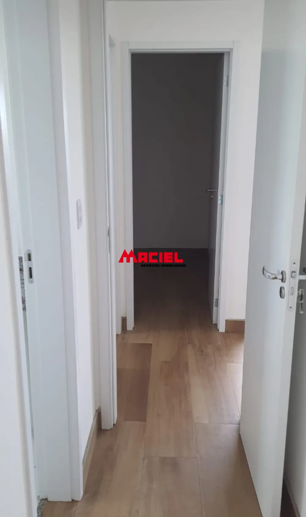 Alugar Apartamento / Padr&atilde;o em S&atilde;o Jos&eacute; dos Campos R$ 2.750,00 - Foto 4