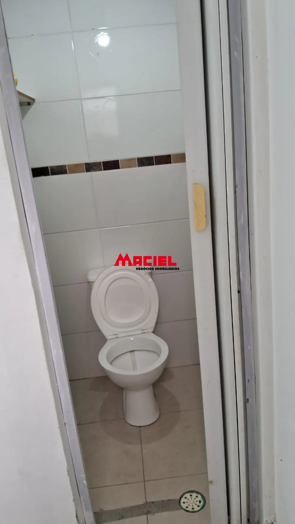 Alugar Comercial / Sala em S&atilde;o Jos&eacute; dos Campos R$ 1.800,00 - Foto 1
