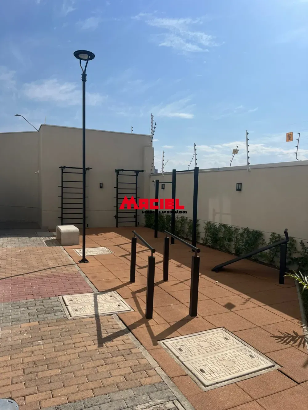 Alugar Apartamento / Padr&atilde;o em S&atilde;o Jos&eacute; dos Campos R$ 2.700,00 - Foto 4