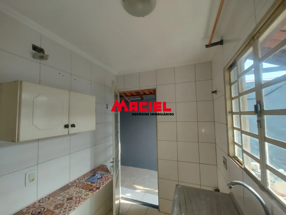 Comprar Casa / Padr&atilde;o em S&atilde;o Jos&eacute; dos Campos R$ 330.000,00 - Foto 3