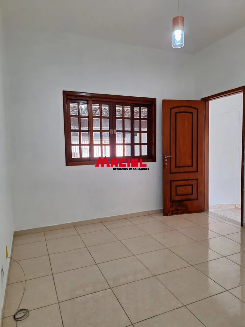 Comprar Casa / Padr&atilde;o em S&atilde;o Jos&eacute; dos Campos R$ 385.000,00 - Foto 4