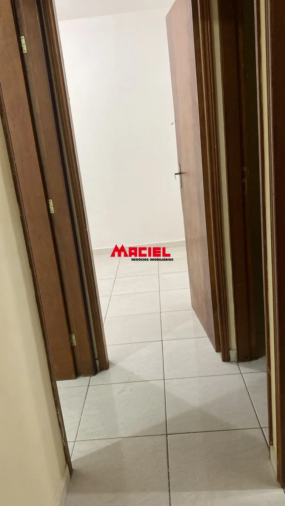 Alugar Casa / Sobrado em S&atilde;o Jos&eacute; dos Campos R$ 2.500,00 - Foto 7