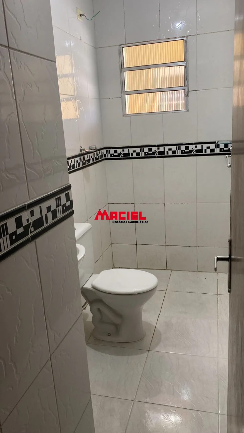 Alugar Casa / Sobrado em S&atilde;o Jos&eacute; dos Campos R$ 2.500,00 - Foto 8