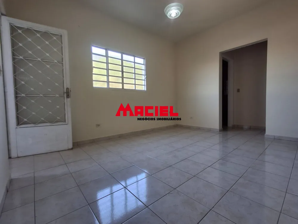 Alugar Casa / Padr&atilde;o em S&atilde;o Jos&eacute; dos Campos R$ 1.900,00 - Foto 1