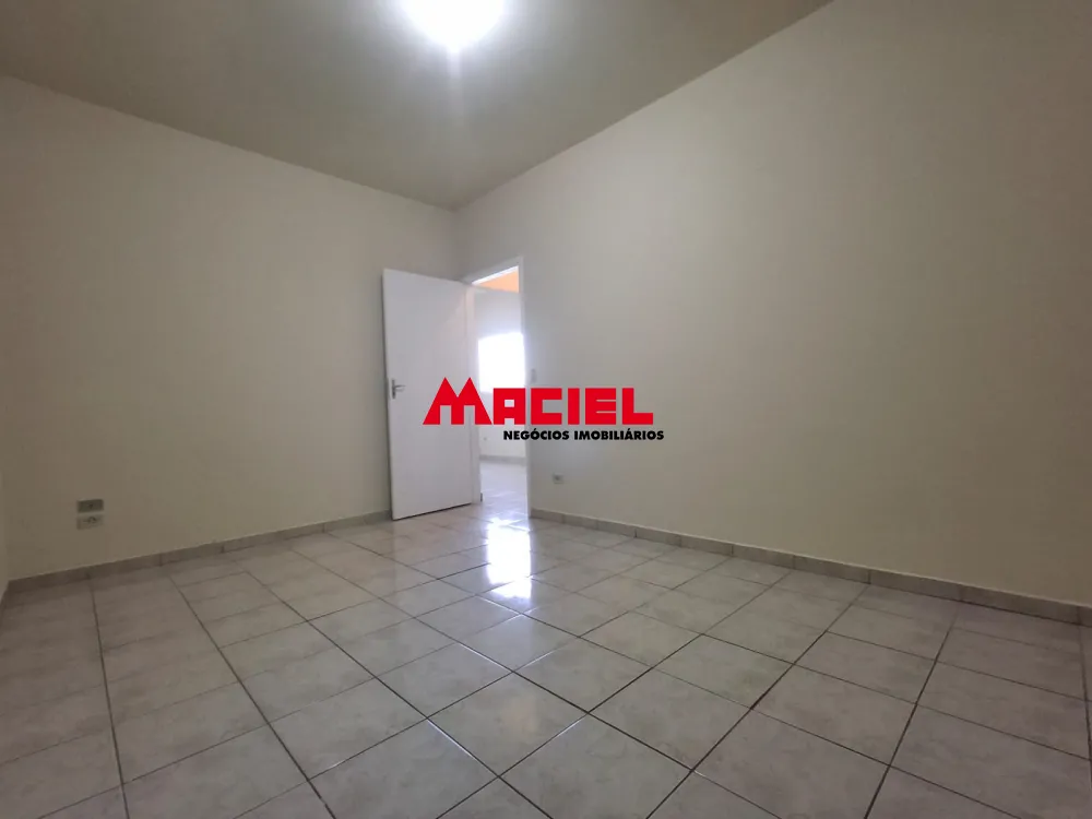 Alugar Casa / Padr&atilde;o em S&atilde;o Jos&eacute; dos Campos R$ 1.900,00 - Foto 4