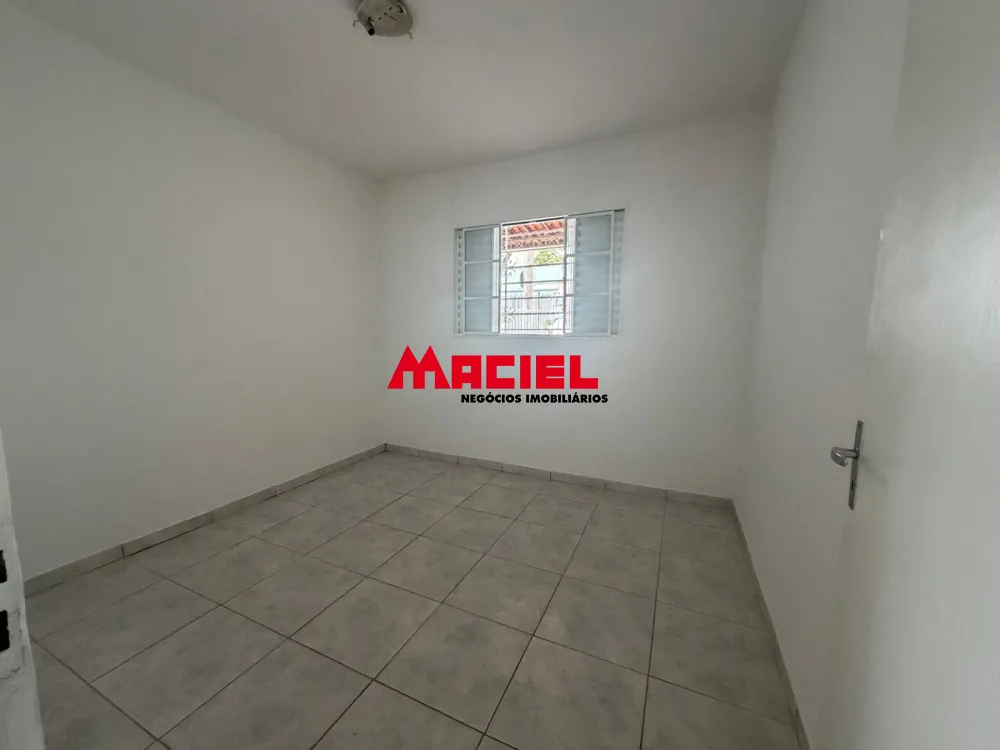 Alugar Casa / Padr&atilde;o em S&atilde;o Jos&eacute; dos Campos R$ 1.960,00 - Foto 1