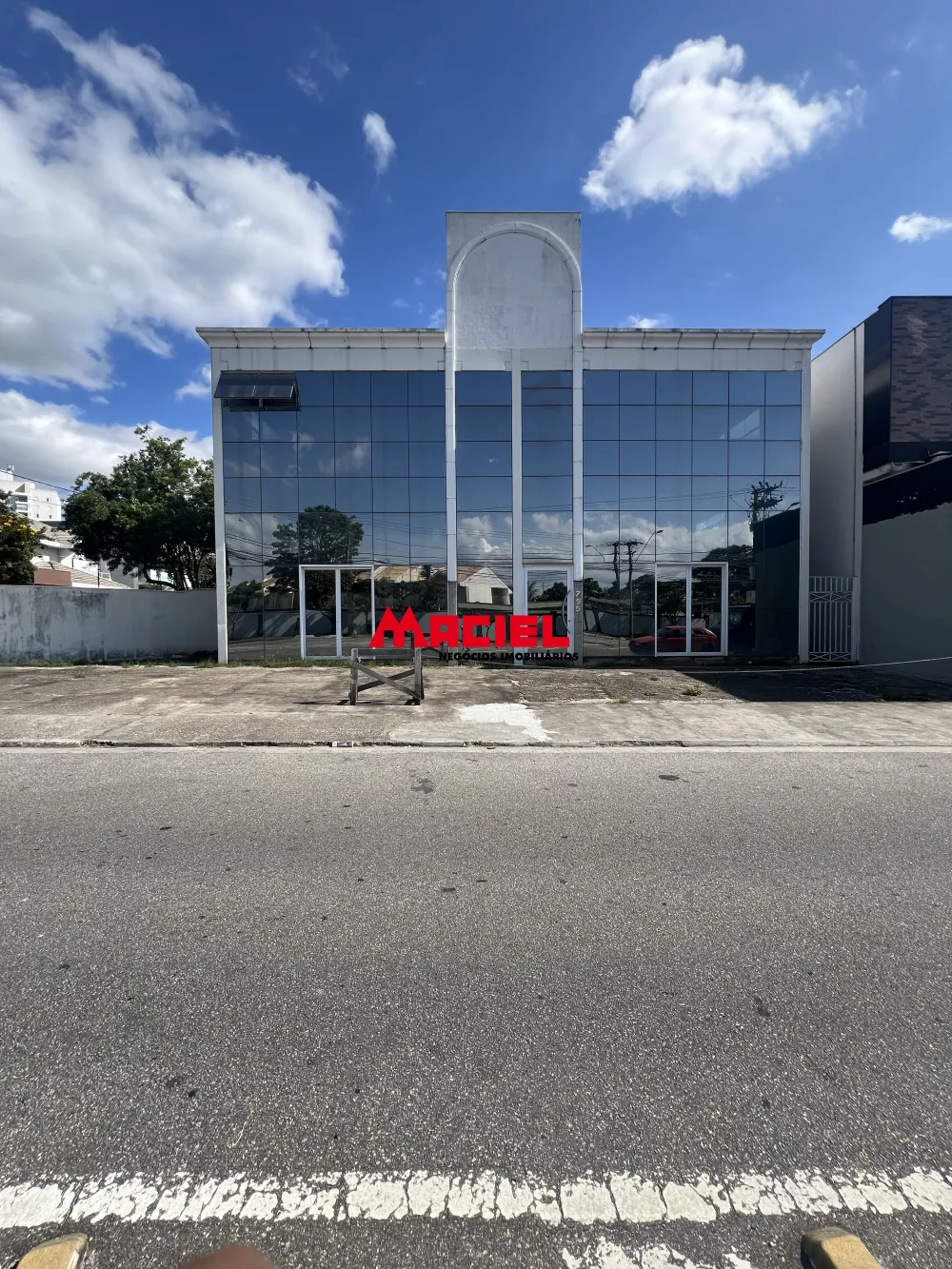 Comprar Comercial / Ponto Comercial em S&atilde;o Jos&eacute; dos Campos R$ 4.000,00 - Foto 9