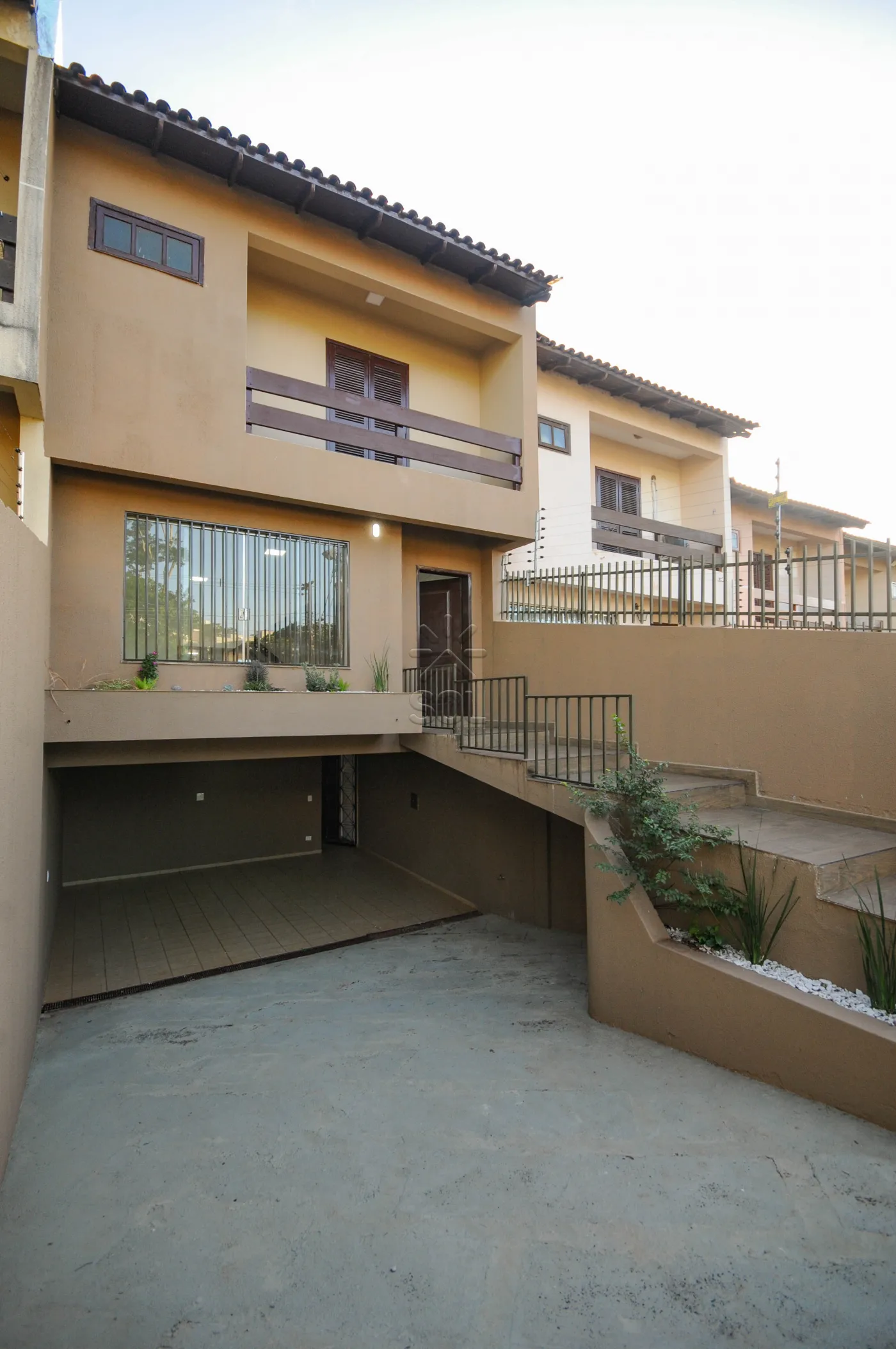 Sobrado triplex à venda, Jardim Festugato - Foz do Iguaçu, PR