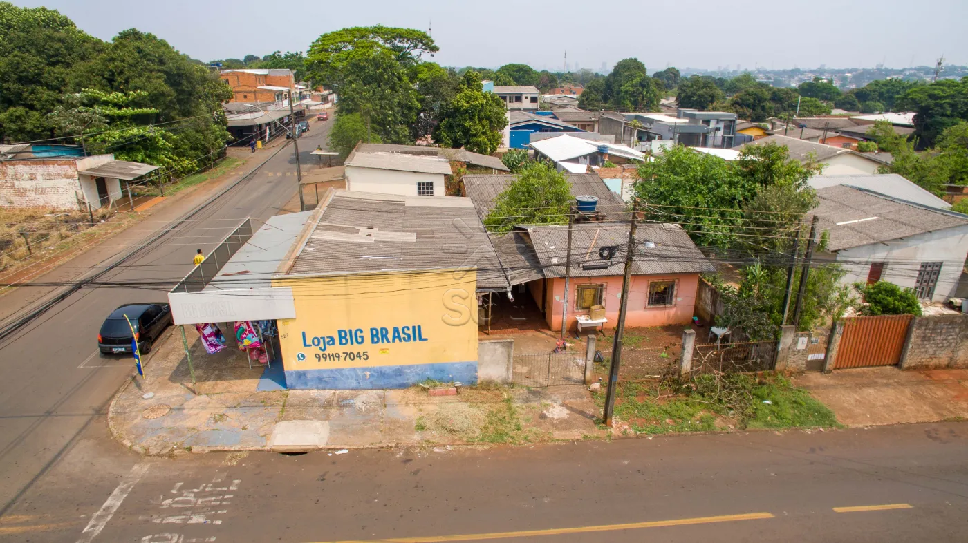 Terreno com 3 salas comerciais e 2 casas à venda, Morumbi - Foz do Iguaçu/PR