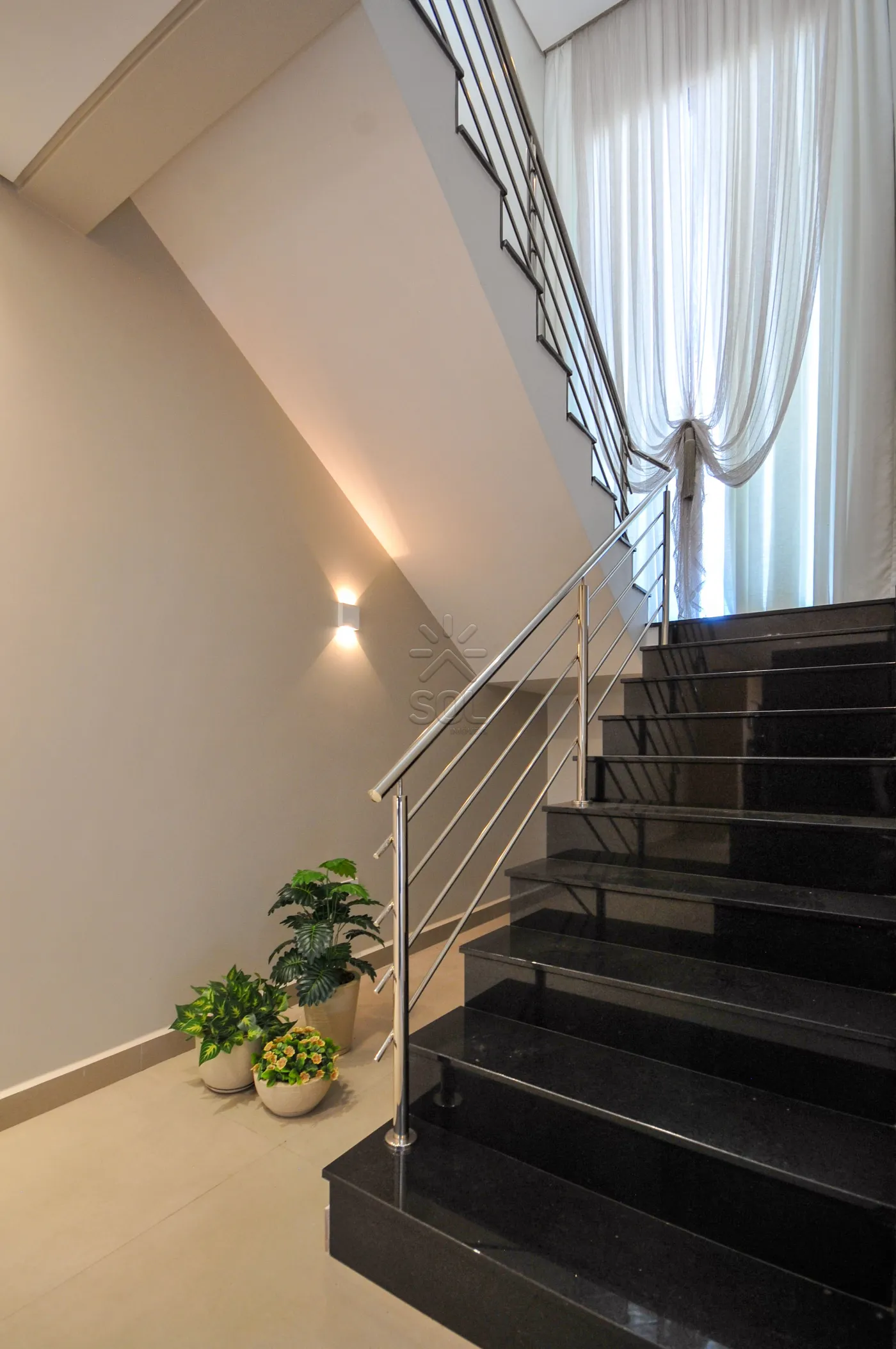 Sobrado amplo e mobiliado à venda, Vila Maria - Foz do Iguaçu/PR