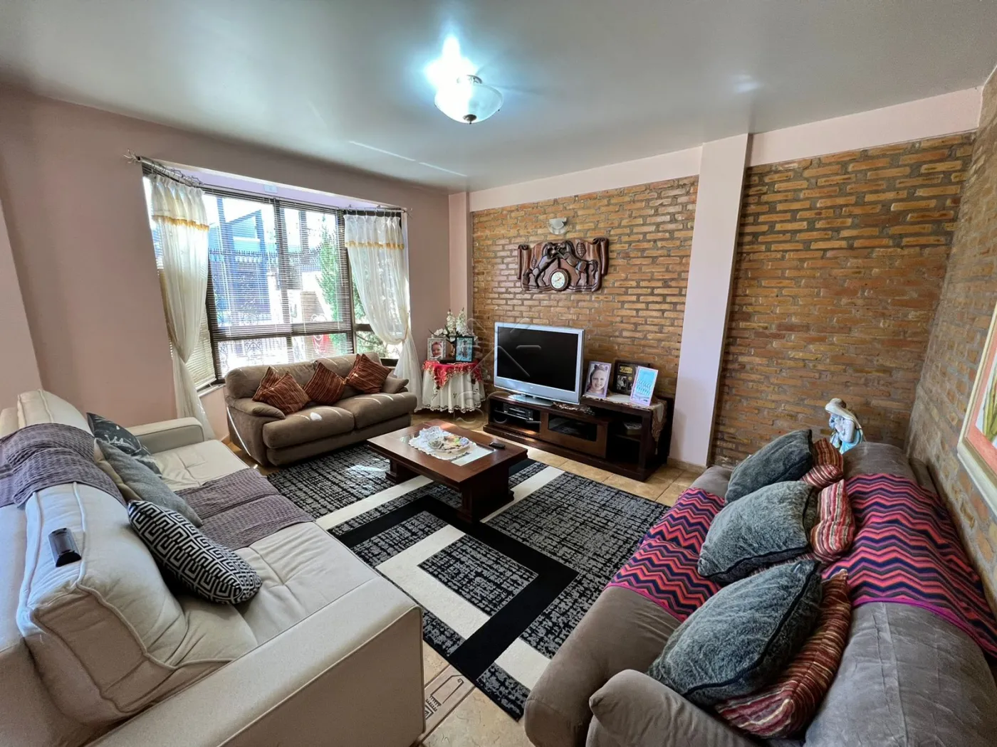 Sobrado à Venda no Jardim Panorama - Foz do Iguaçu/PR