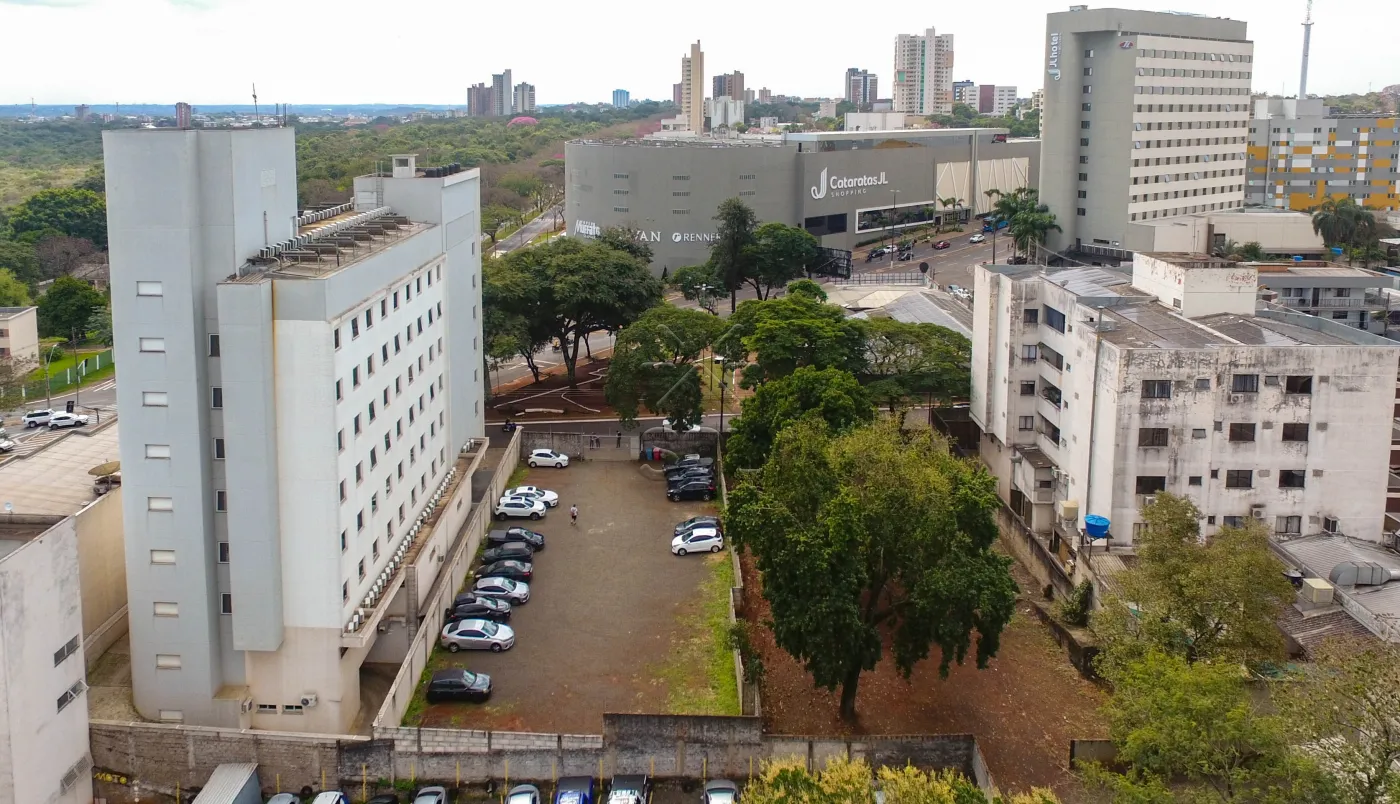 Terreno amplo e com excelente localização no Maracanã em Foz do Iguaçu