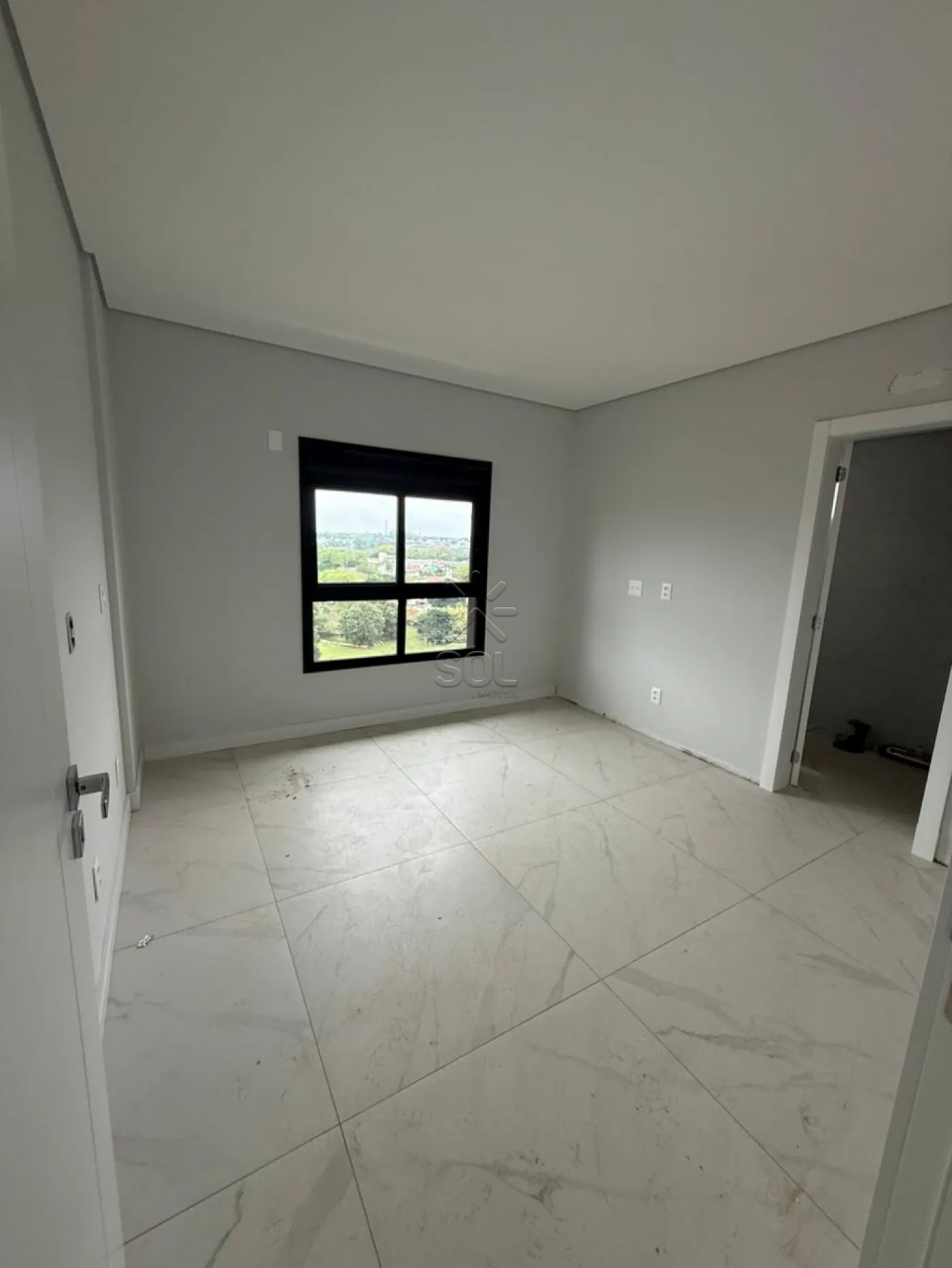 Apartamento à venda, London Tower - Foz do Iguaçu/PR