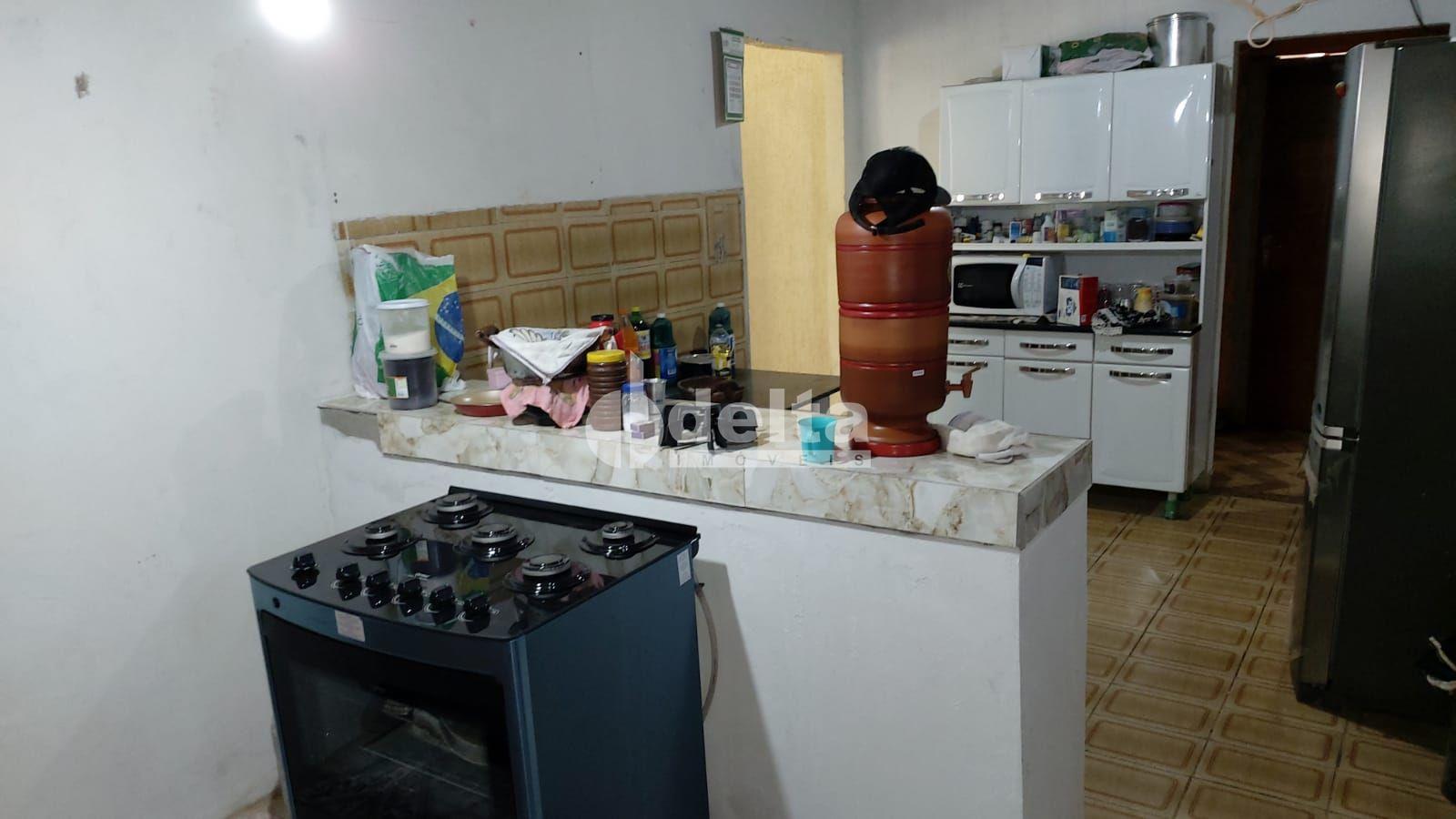 Comprar Casa Residencial / Padr&atilde;o em Uberl&acirc;ndia R$ 400.000,00 - Foto 2