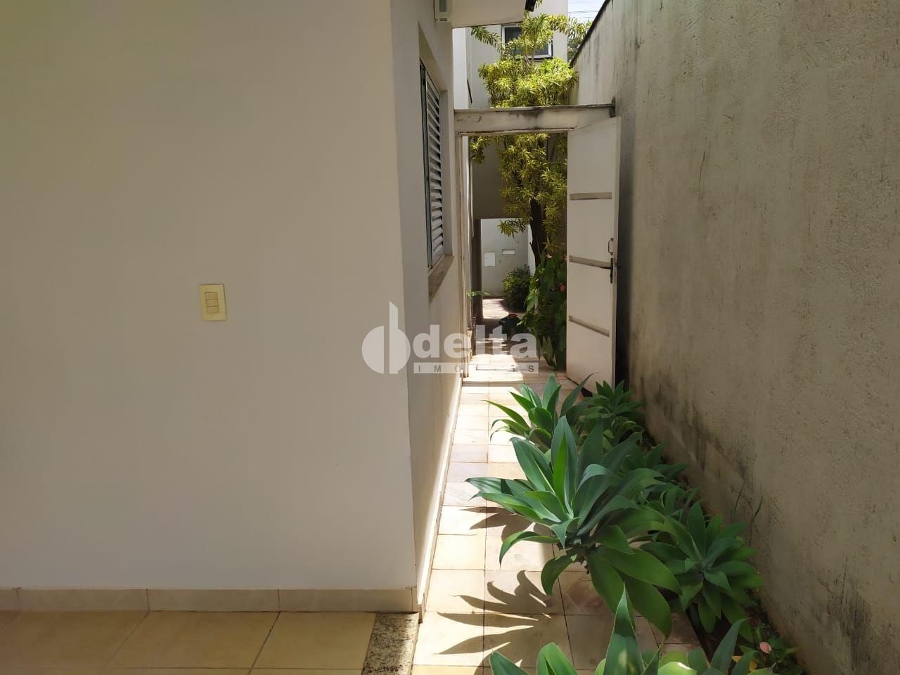 Comprar Casa Residencial / Padr&atilde;o em Uberl&acirc;ndia R$ 1.300.000,00 - Foto 17