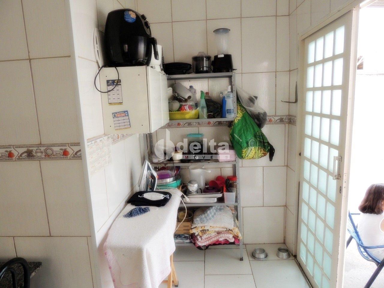 Comprar Casa Residencial / Padr&atilde;o em Uberl&acirc;ndia R$ 370.000,00 - Foto 15