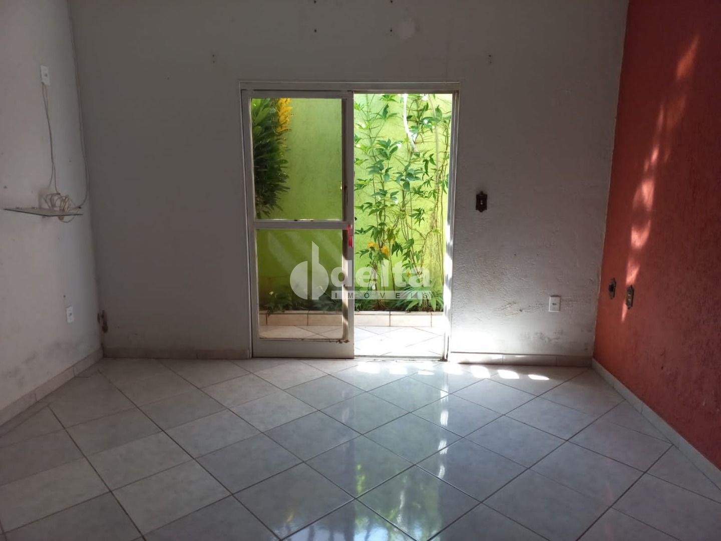 Comprar Casa Residencial / Padr&atilde;o em Uberl&acirc;ndia R$ 660.000,00 - Foto 2