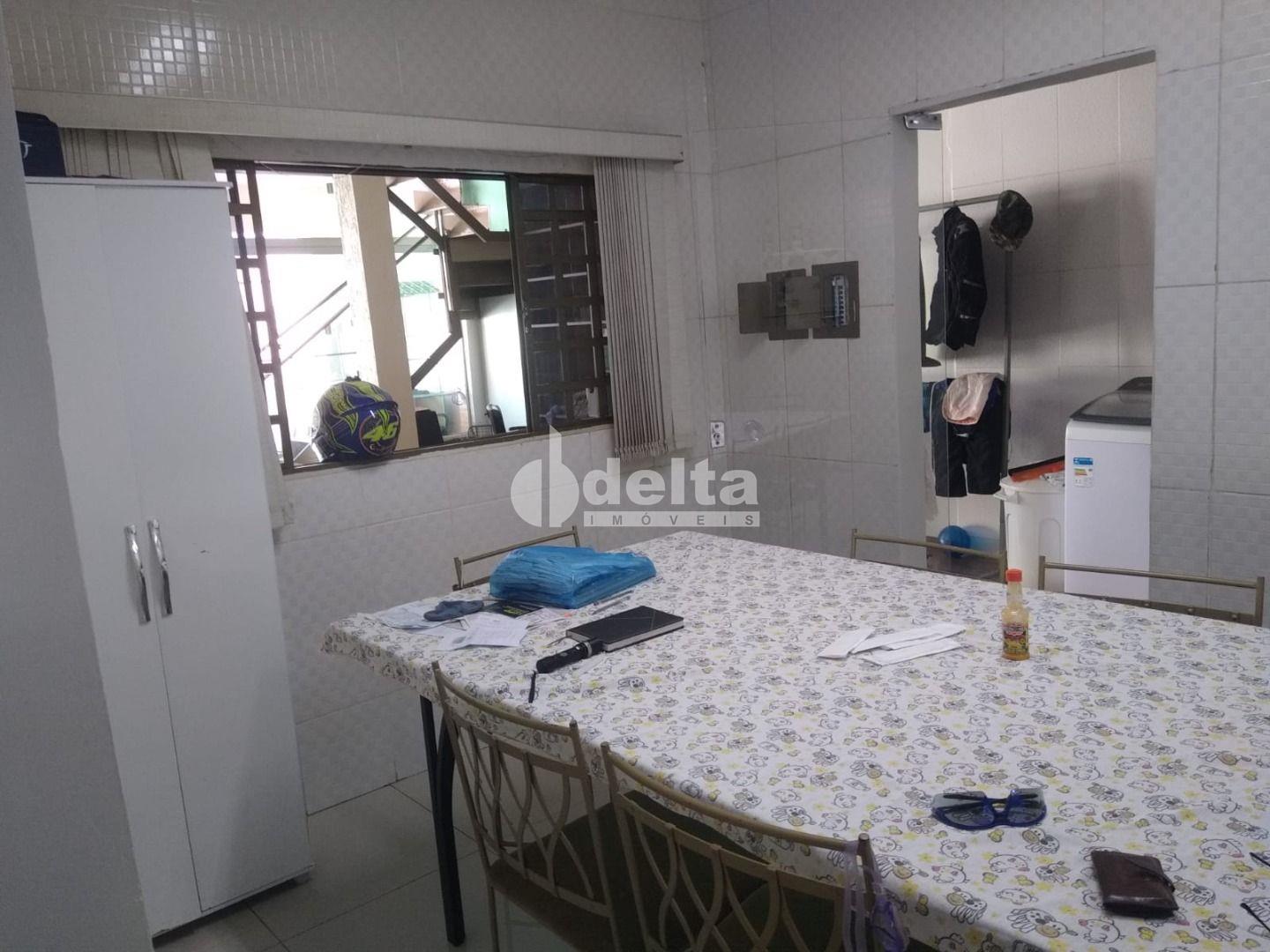 Comprar Casa Residencial / Padr&atilde;o em Uberl&acirc;ndia R$ 580.000,00 - Foto 16