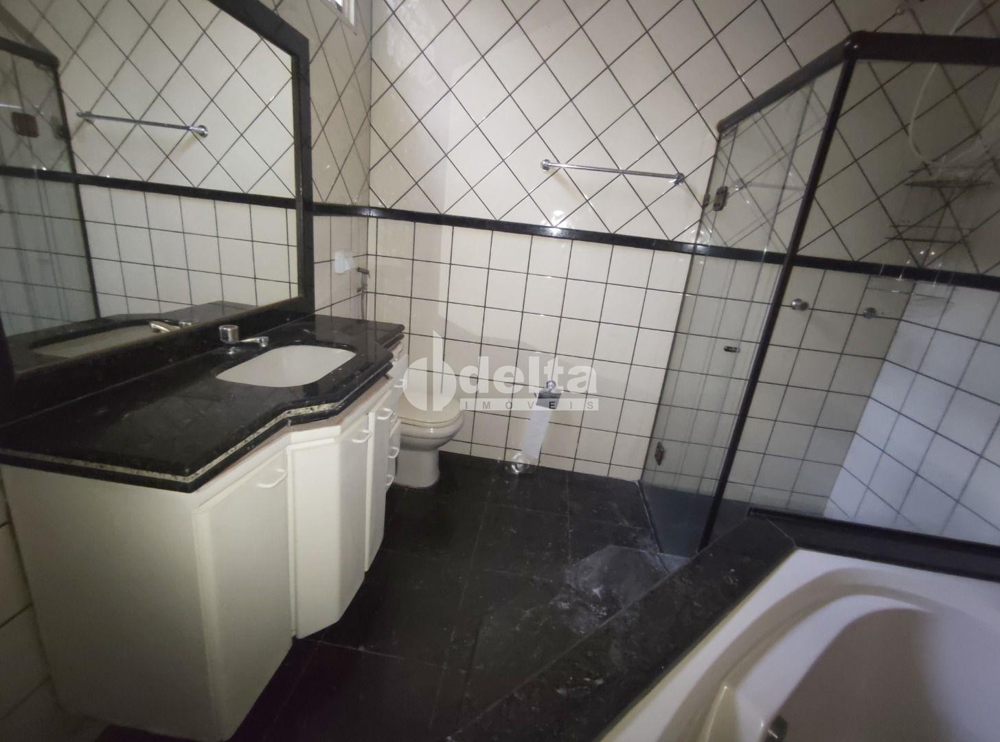Alugar Casa Residencial / Padr&atilde;o em Uberl&acirc;ndia R$ 3.200,00 - Foto 17