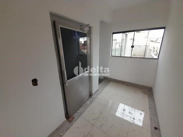Alugar Pr&eacute;dio / Padr&atilde;o em Uberl&acirc;ndia R$ 18.000,00 - Foto 5