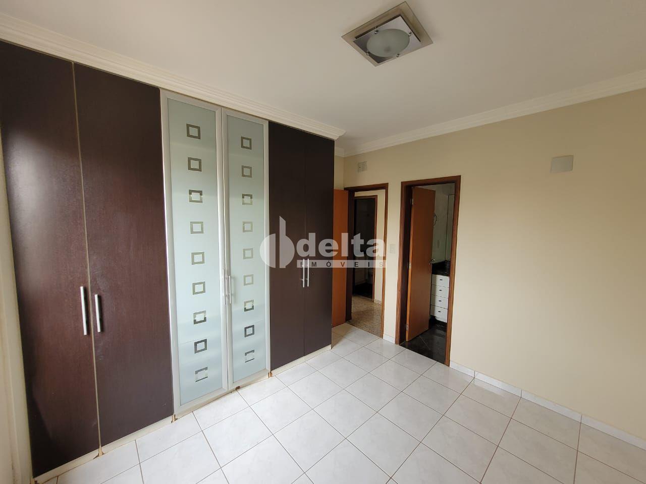 Alugar Apartamento / Padr&atilde;o em Uberl&acirc;ndia R$ 1.600,00 - Foto 8