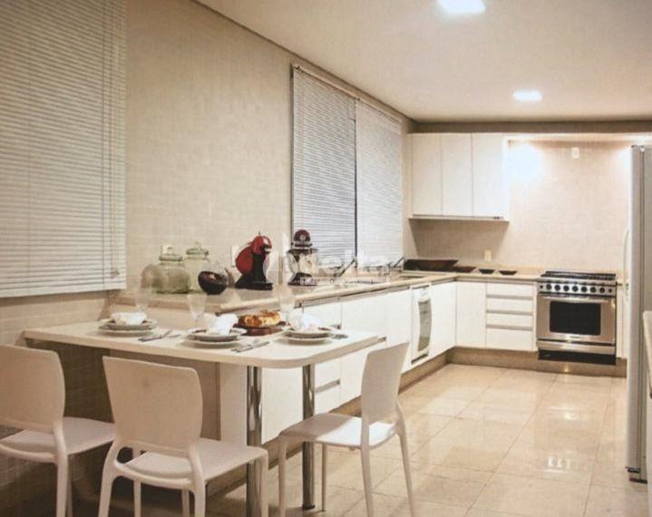 Alugar Casa Residencial / Padr&atilde;o em Uberl&acirc;ndia R$ 25.000,00 - Foto 10
