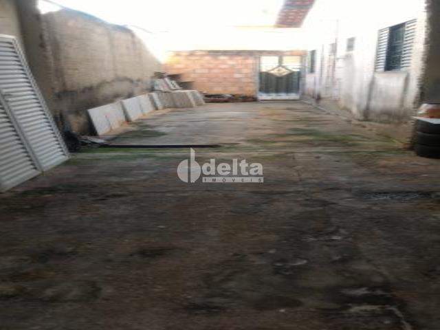 Comprar Casa Residencial / Padr&atilde;o em Uberl&acirc;ndia R$ 450.000,00 - Foto 7