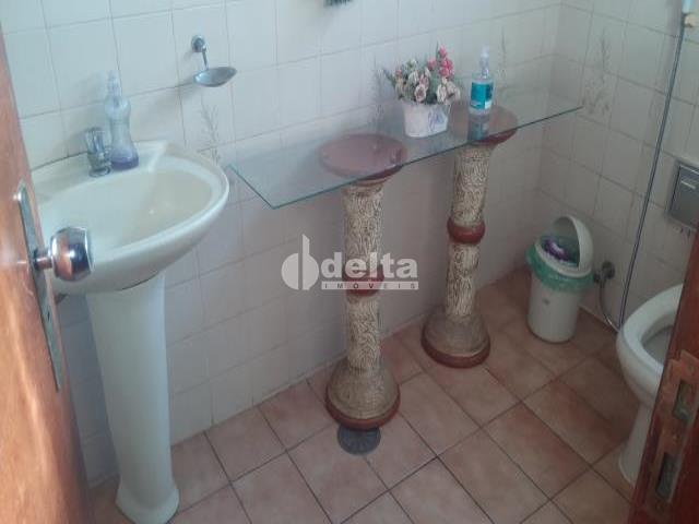 Comprar Casa Residencial / Padr&atilde;o em Uberl&acirc;ndia R$ 700.000,00 - Foto 8