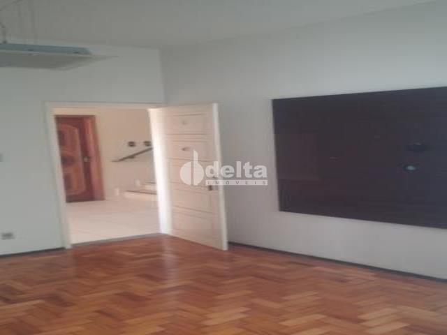 Alugar Apartamento / Padr&atilde;o em Uberl&acirc;ndia R$ 900,00 - Foto 19
