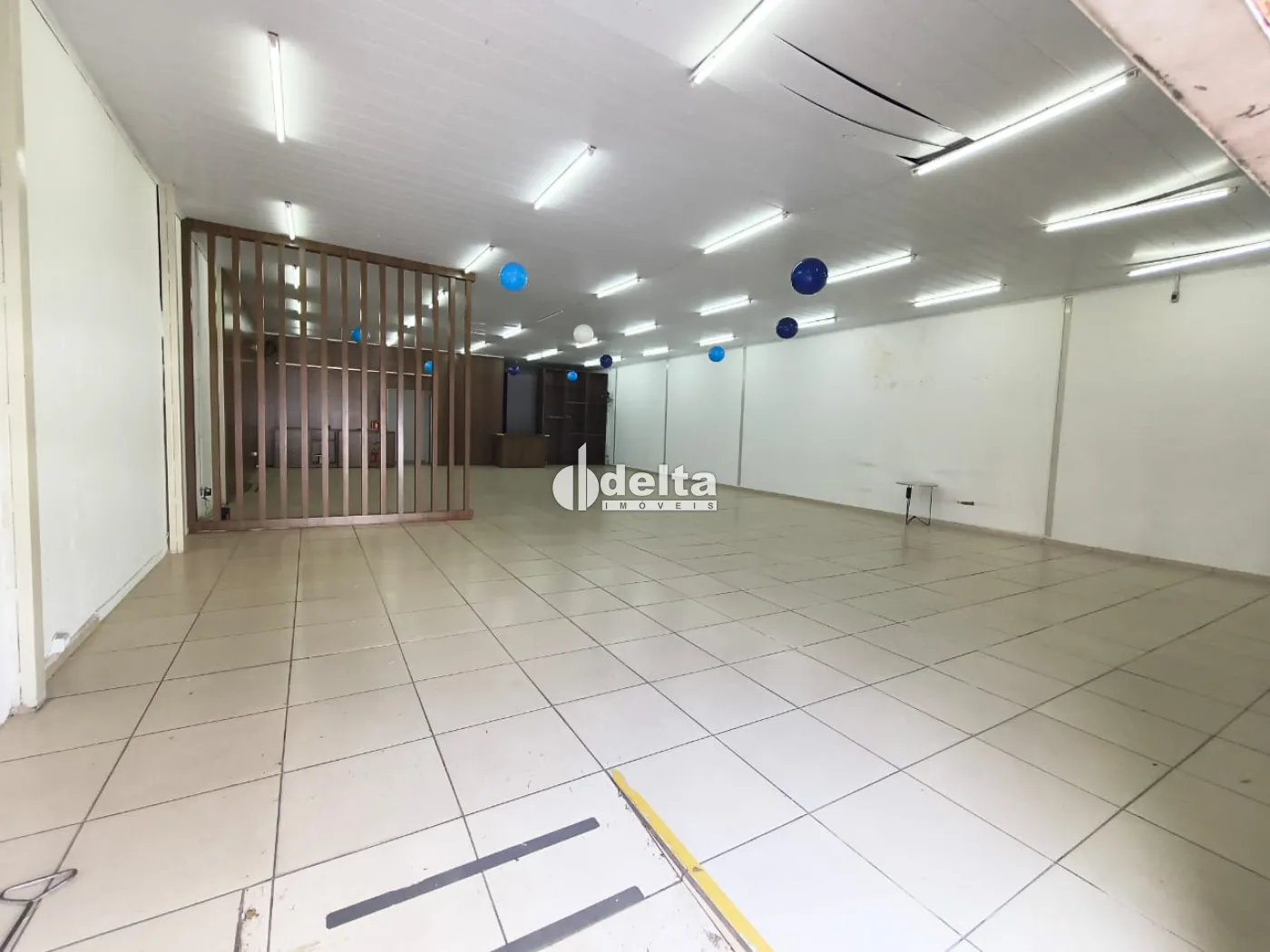 Alugar Loja / Padr&atilde;o em Uberl&acirc;ndia R$ 7.000,00 - Foto 1