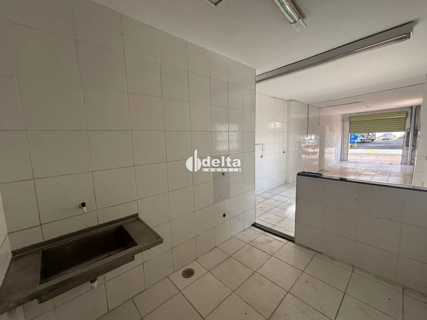 Alugar Loja / Padr&atilde;o em Uberl&acirc;ndia R$ 1.650,00 - Foto 3